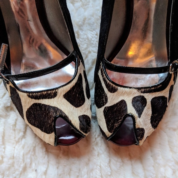 ❌SOLD❌Patent Leather & Textured Animal Print Guess Heel - Picture 5 of 6